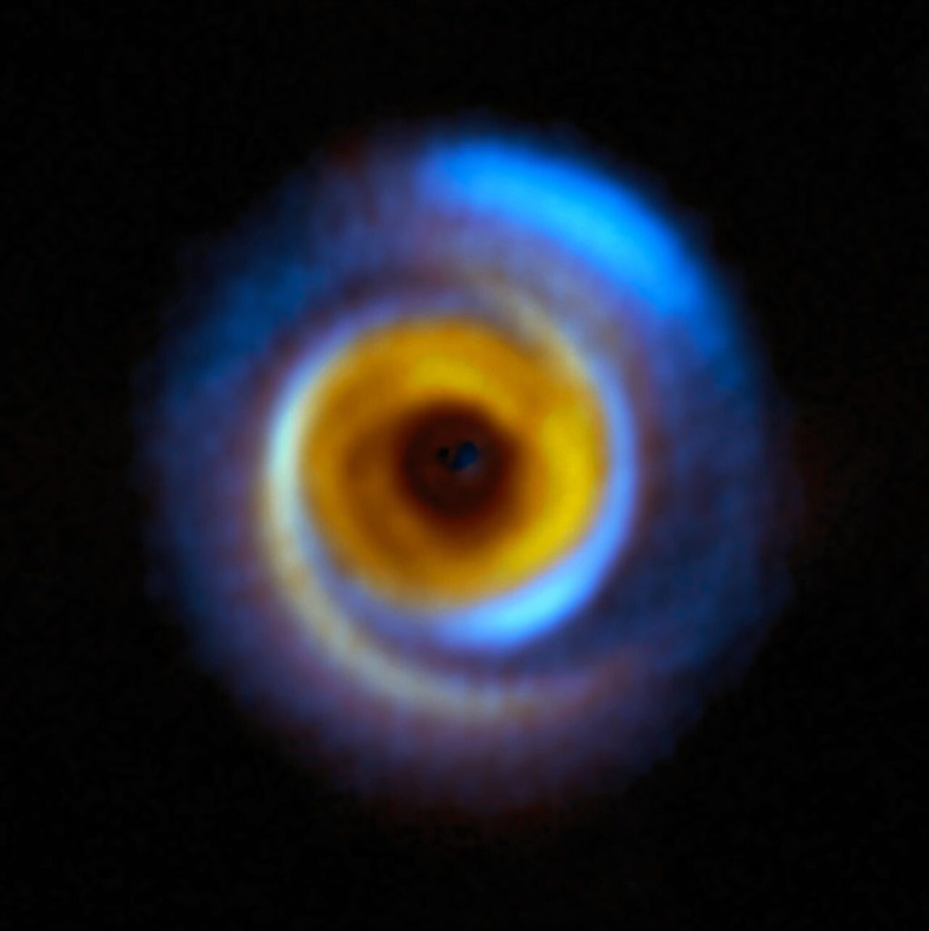 disco protoplanetario en espiral